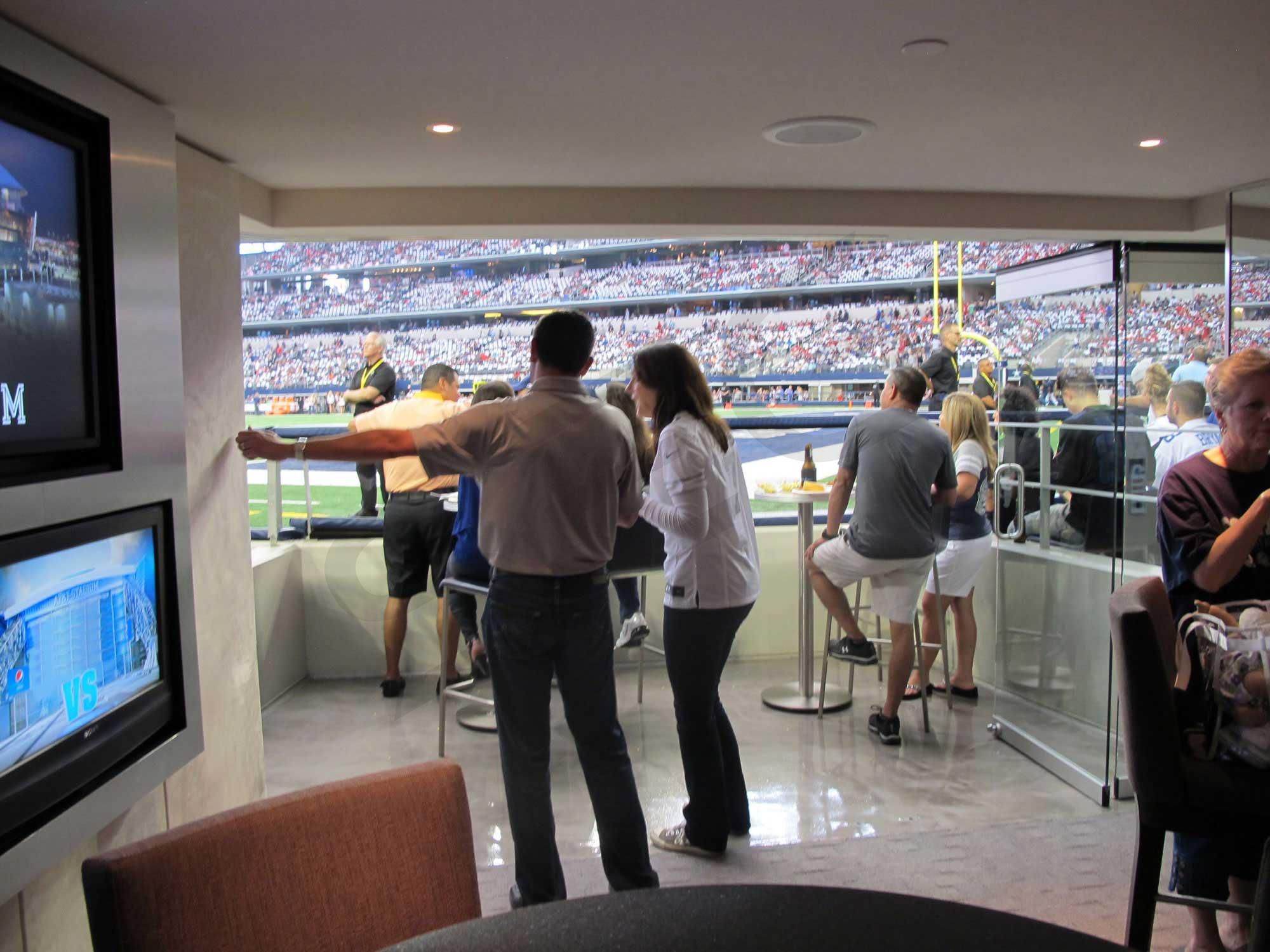 A Cowboy Christmas - VIP Suite - Dec. 24 - Cowboys vs. Philly