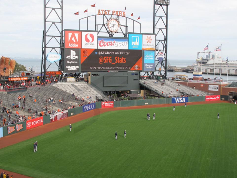 Going To A Game At Oracle Park (San Francisco Giants Stadium) Tour & Review  with The Legend 